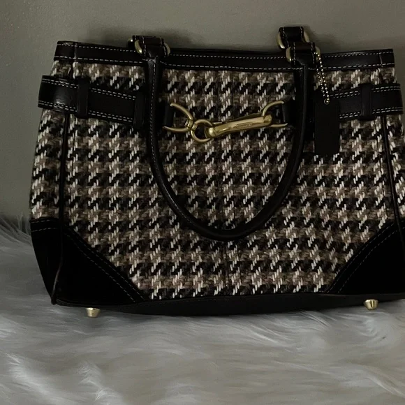 Coach | Bags | Coach Houndstooth Hampton Bag And Hat | Poshmark display picture 1